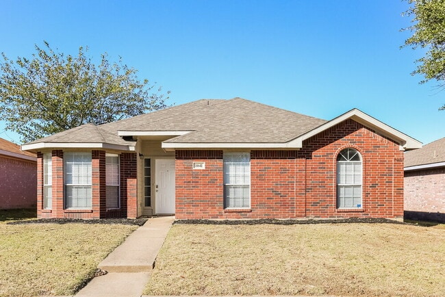 property at 1041 Glencrest Dr