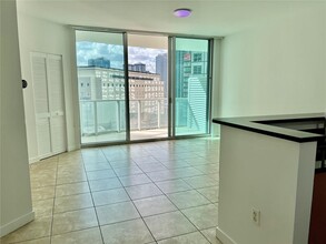 300 S Biscayne Blvd, Unit 1405 in Miami, FL - Building Photo - Building Photo