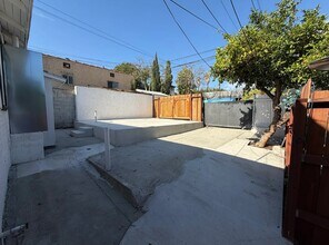 611 Belmont Ave in Los Angeles, CA - Building Photo - Building Photo