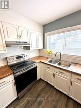 74 Crowland Ave in Welland, ON - Building Photo - Building Photo