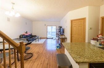 6520 Merrimac Ln N in Maple Grove, MN - Building Photo - Building Photo