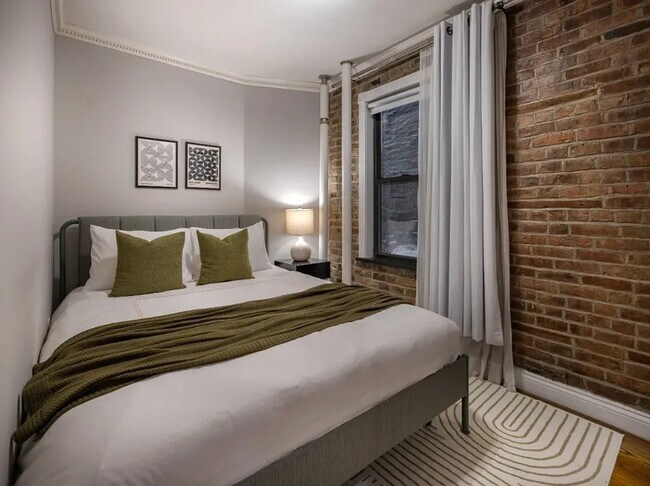 166 Mulberry St in New York, NY - Building Photo - Building Photo