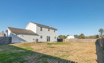 101 Spain Dr in Hubert, NC - Building Photo