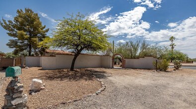 8771 E Old Spanish Trail in Tucson, AZ - Building Photo - Building Photo