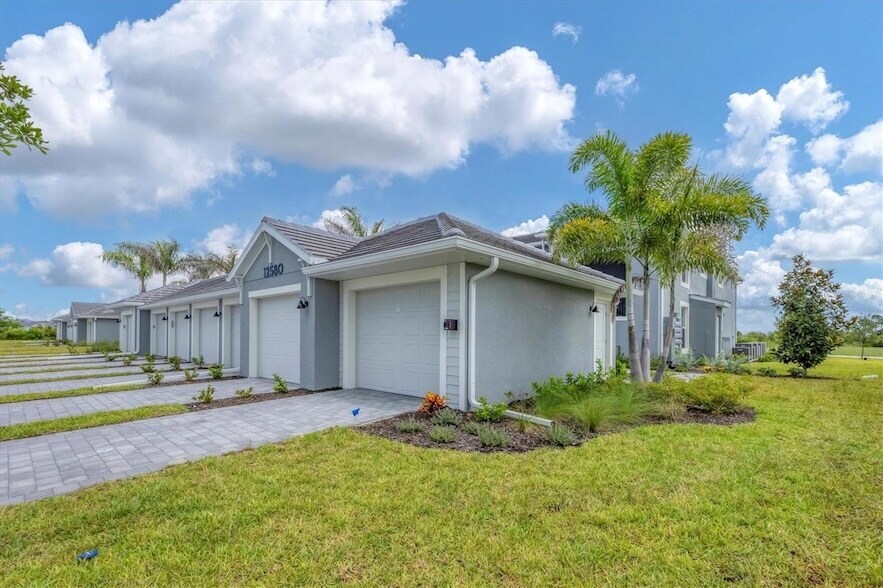12580 Galapagos Ct in North Port, FL - Building Photo