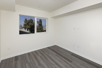 5536 Fulcher Ave in North Hollywood, CA - Foto de edificio - Building Photo