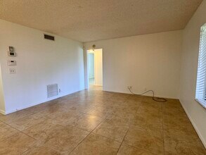 539 Shady Pine Way in Greenacres, FL - Building Photo - Building Photo