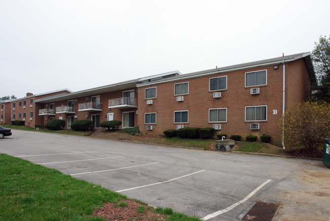 Plymouth Rock Apartments in Plymouth Meeting, PA - Building Photo - Building Photo