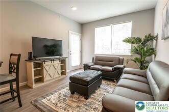 948 N Front St in Allentown, PA - Foto de edificio - Building Photo