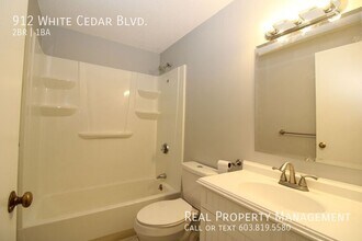 912 White Cedar Blvd in Portsmouth, NH - Building Photo - Building Photo