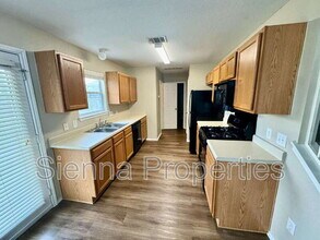 398 Paddington Dr in Kyle, TX - Building Photo - Building Photo