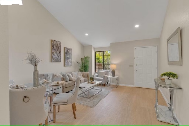 582 Old Evans Rd in Milpitas, CA - Building Photo - Building Photo