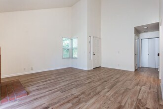 2028 Manzana Way in San Diego, CA - Building Photo - Building Photo