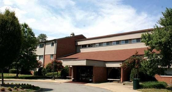 Charlevoix Senior Apartments in Richmond, VA - Foto de edificio