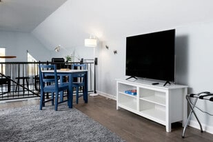 804 Oakleigh Beach Rd in Dundalk, MD - Building Photo