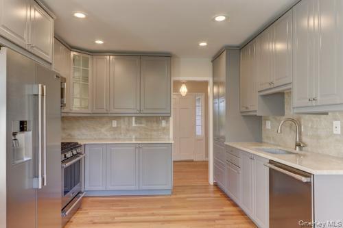 190 Brompton Rd in Garden City, NY - Building Photo - Building Photo