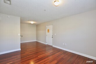 2071 Dixie Belle Dr in Orlando, FL - Building Photo - Building Photo