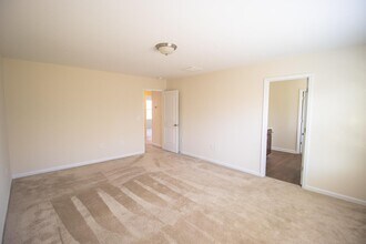 2038 Sinclair Trce in Burlington, NC - Building Photo - Building Photo