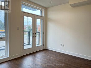 12860-12860 Yonge St in Richmond Hill, ON - Building Photo - Building Photo