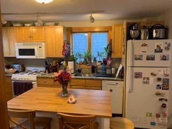 53 Kelly Rd, Unit 2 in Cambridge, MA - Foto de edificio - Building Photo