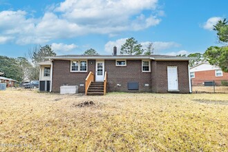 519 Forest Cir in Jacksonville, NC - Building Photo - Building Photo