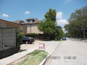 Los Arcos Apartments in Houston, TX - Building Photo - Building Photo