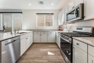 3766 Trancoso Ave in Henderson, NV - Building Photo - Building Photo