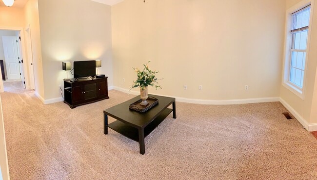 404 Treyson Ln, Unit 404 in Morgantown, WV - Foto de edificio - Building Photo