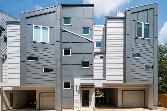 1500 Summit St in Austin, TX - Foto de edificio - Building Photo