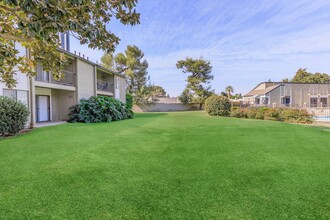 Southgreen Apartments in Bakersfield, CA - Building Photo - Building Photo