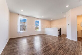 596 Cimmaron Cir in Crystal Lake, IL - Building Photo - Building Photo