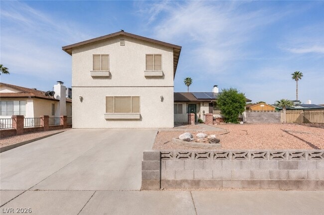 property at 1709 N Shadow Mountain Pl