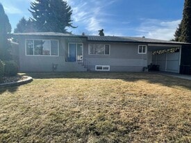 1291 Kelglen Crescent in Kelowna, BC - Building Photo