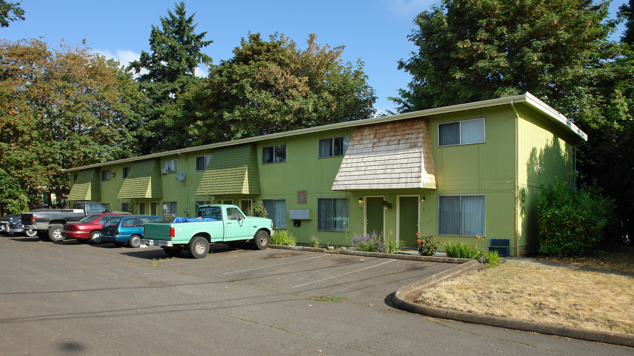 80 N Grand St in Eugene, OR - Building Photo