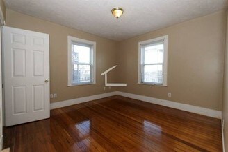 6 Haskell St-Unit -Left Side in Boston, MA - Foto de edificio - Building Photo