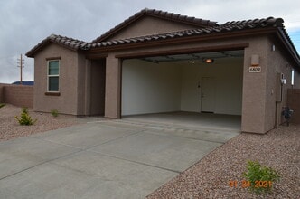 6809 W Canopus Loop in Tucson, AZ - Building Photo - Building Photo