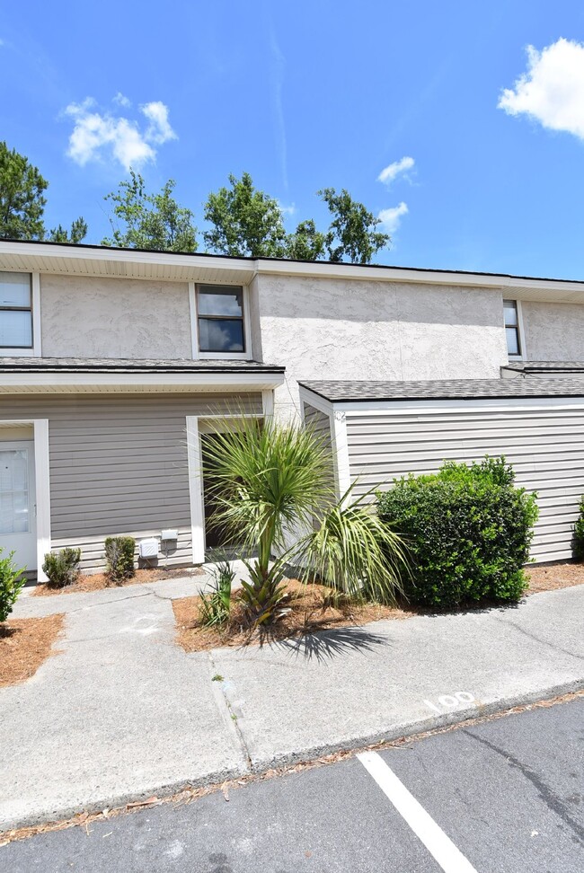 property at 727 S Main St