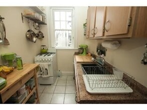 1847 Commonwealth Ave, Unit 10 in Boston, MA - Building Photo - Building Photo