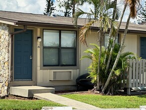 Heronwood Apartments in Ft. Myers, FL - Foto de edificio - Building Photo