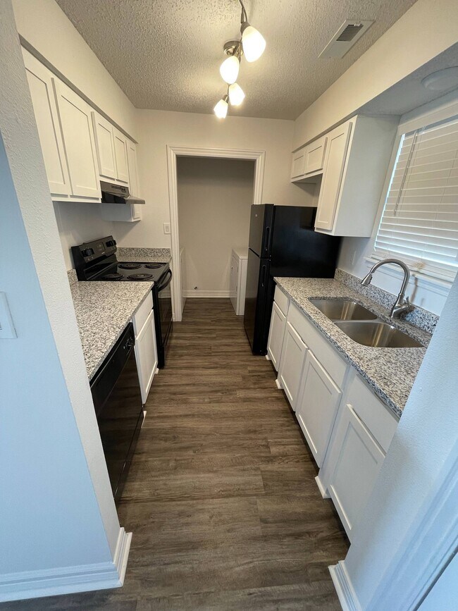 Reserve on Central photo'