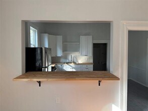 194 N Clarendon Ave in Avondale Estates, GA - Building Photo - Building Photo