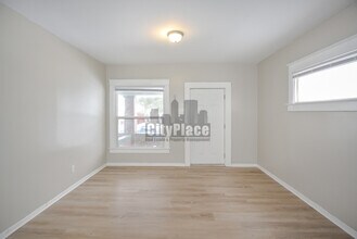 820 N Oakland Ave in Indianapolis, IN - Building Photo - Building Photo