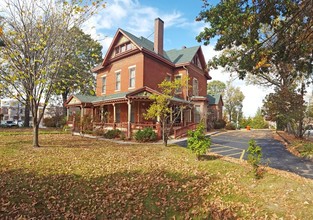 435 E Walnut St in Springfield, MO - Building Photo - Building Photo