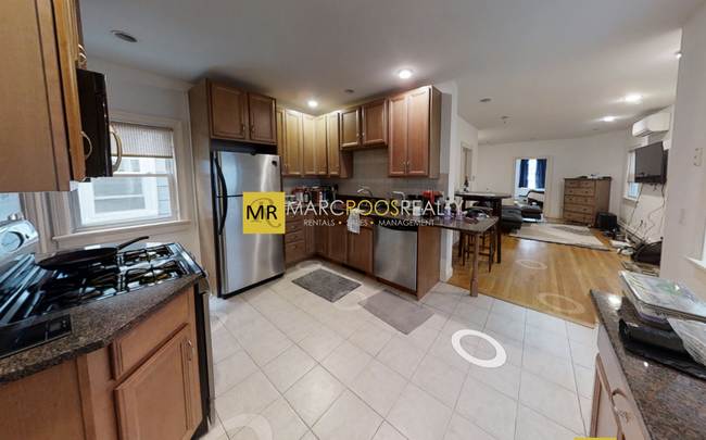 164 L St, Unit 2 in Boston, MA - Building Photo - Building Photo