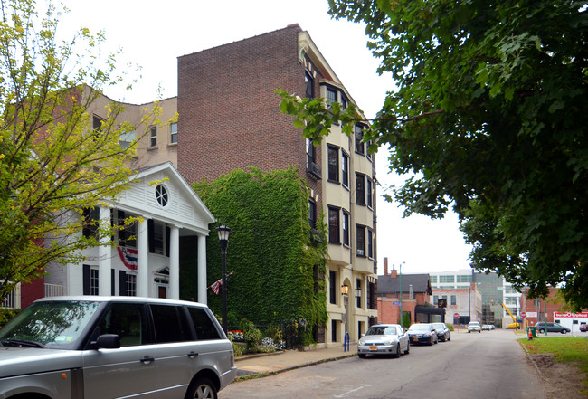 49 Johnson Park in Buffalo, NY - Foto de edificio - Building Photo