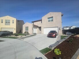 1639 Corte Medialuna in Chula Vista, CA - Building Photo