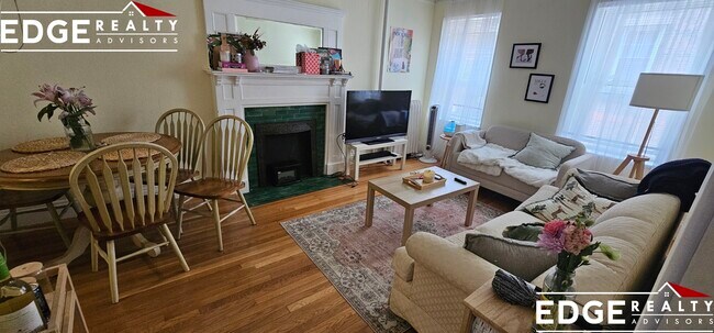 1305 Commonwealth Ave, Unit 4 in Boston, MA - Building Photo - Building Photo