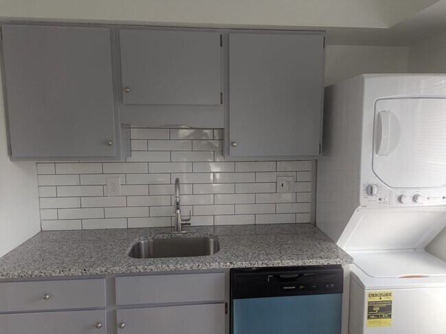 712 Station Ave, Unit 712B