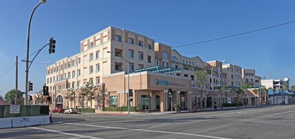 Alhambra Regency Plaza in Alhambra, CA - Foto de edificio - Building Photo