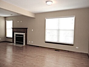 775 Highview Ct in Antioch, IL - Building Photo - Building Photo